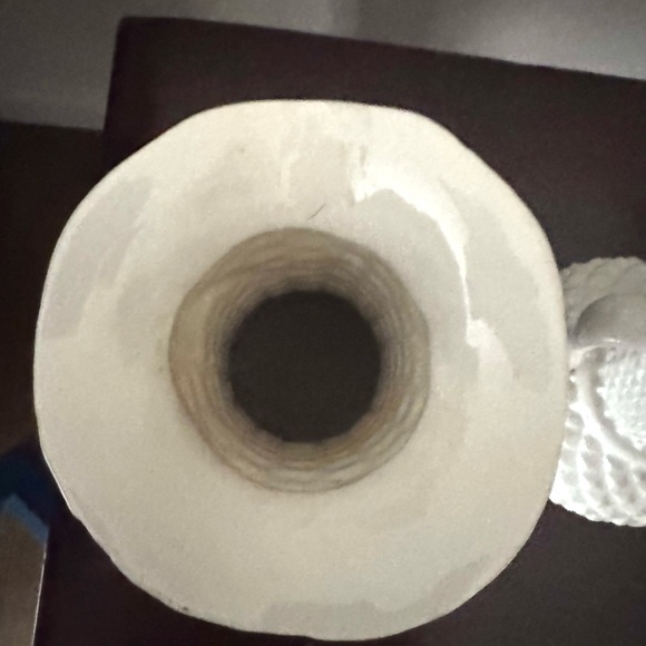 Cottage Core vintage White and Blue Ceramic Vases - Picture 4 of 5